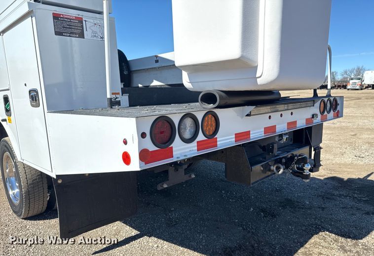 image for item EG2577 2020 Ford F550 Super Duty bucket truck