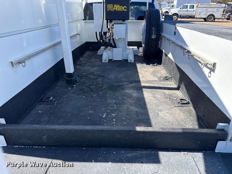 image for item EG2577 2020 Ford F550 Super Duty bucket truck