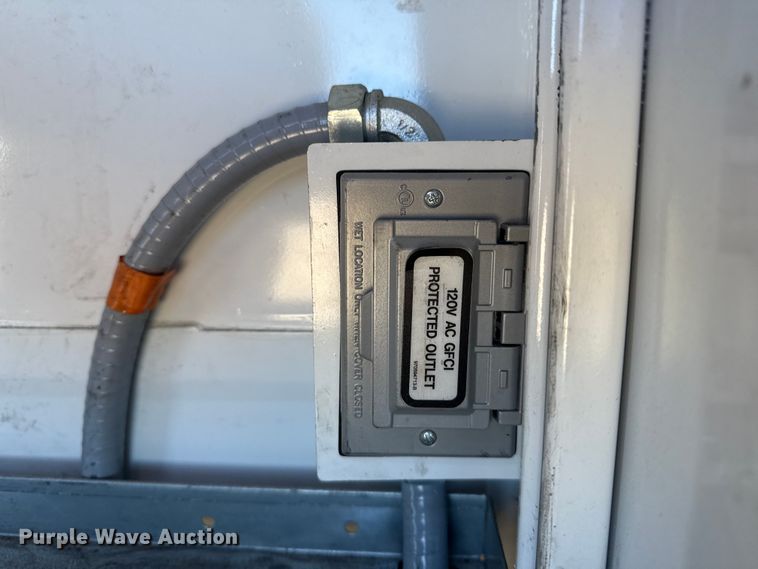 image for item EG2577 2020 Ford F550 Super Duty bucket truck