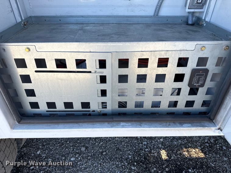 image for item EG2577 2020 Ford F550 Super Duty bucket truck