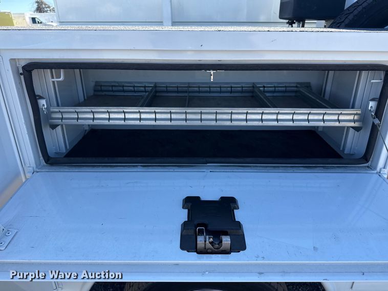 image for item EG2577 2020 Ford F550 Super Duty bucket truck