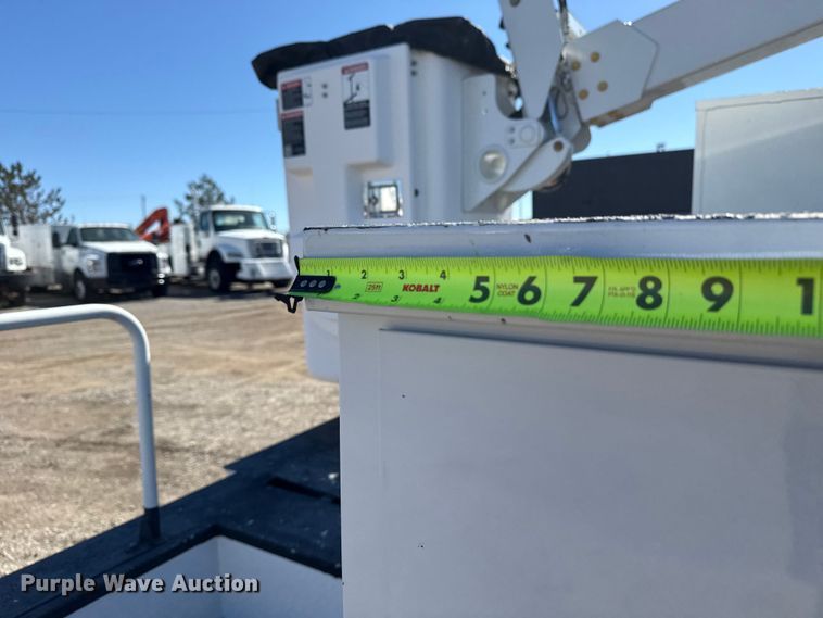 image for item EG2577 2020 Ford F550 Super Duty bucket truck