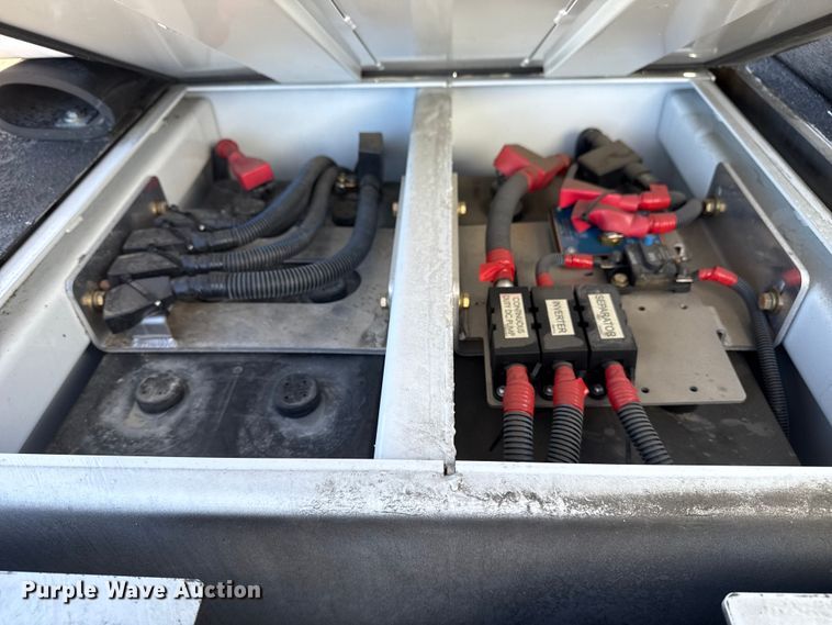 image for item EG2577 2020 Ford F550 Super Duty bucket truck