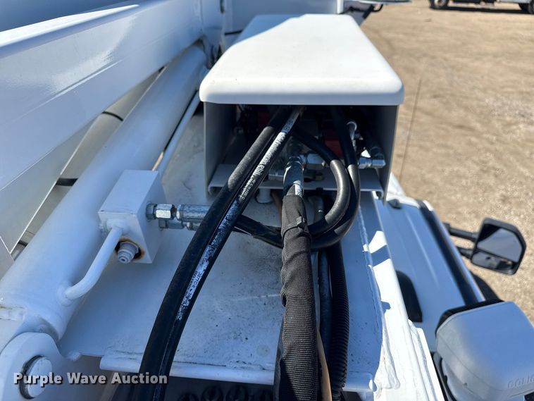 image for item EG2577 2020 Ford F550 Super Duty bucket truck