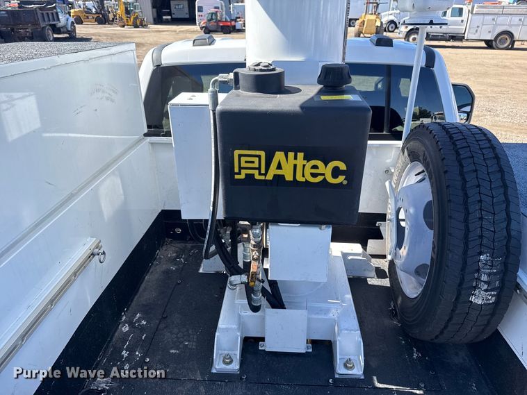 image for item EG2577 2020 Ford F550 Super Duty bucket truck