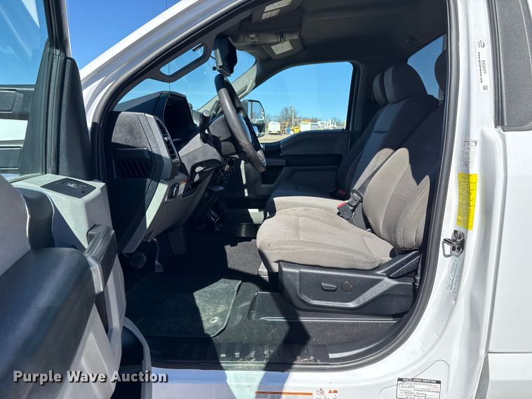 image for item EG2577 2020 Ford F550 Super Duty bucket truck