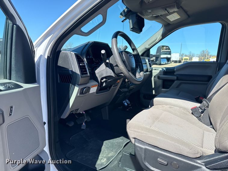 image for item EG2577 2020 Ford F550 Super Duty bucket truck