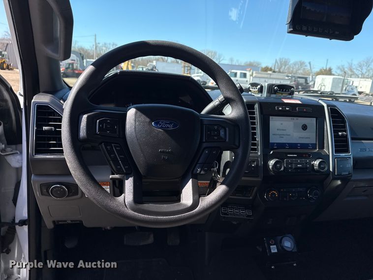 image for item EG2577 2020 Ford F550 Super Duty bucket truck