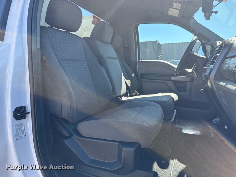 image for item EG2577 2020 Ford F550 Super Duty bucket truck