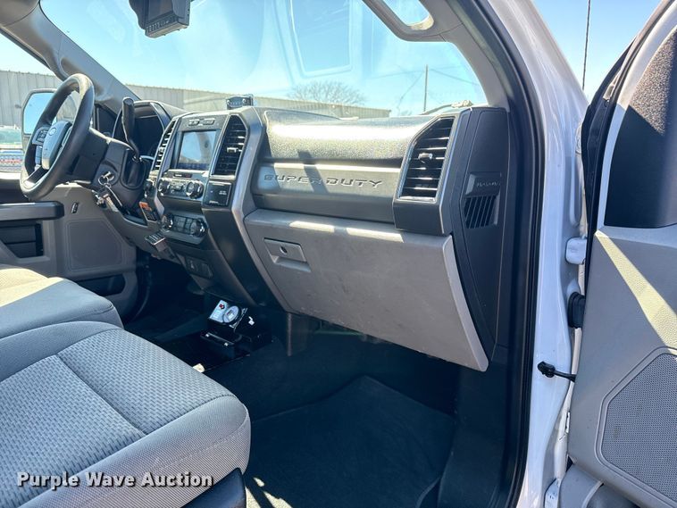 image for item EG2577 2020 Ford F550 Super Duty bucket truck