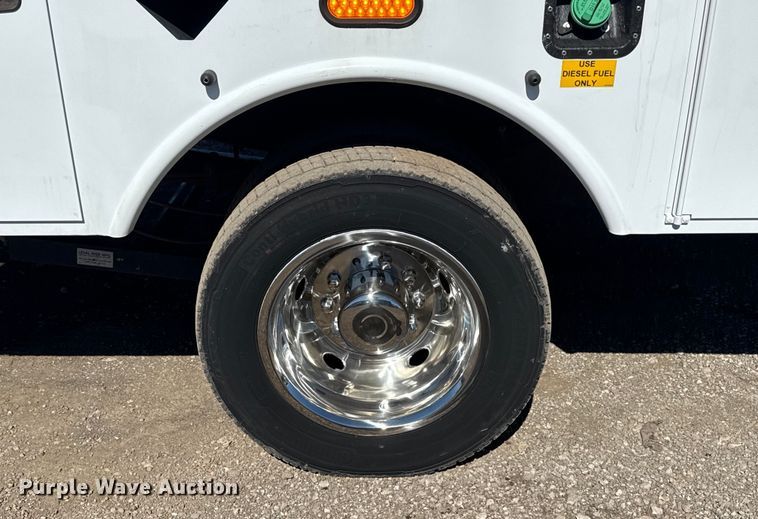 image for item EG2577 2020 Ford F550 Super Duty bucket truck