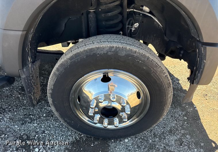 image for item EG2577 2020 Ford F550 Super Duty bucket truck