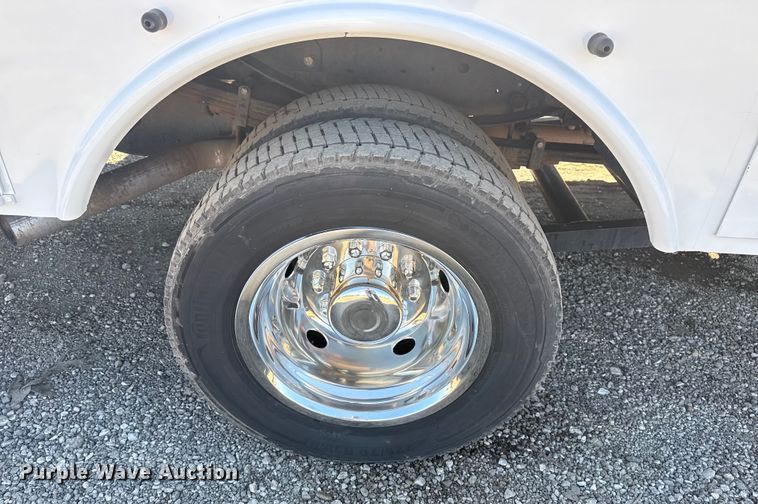 image for item EG2577 2020 Ford F550 Super Duty bucket truck