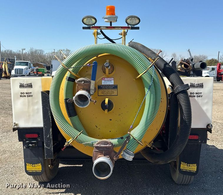 image for item EG2641 2010 Vermeer LP555DT vacuum excavator