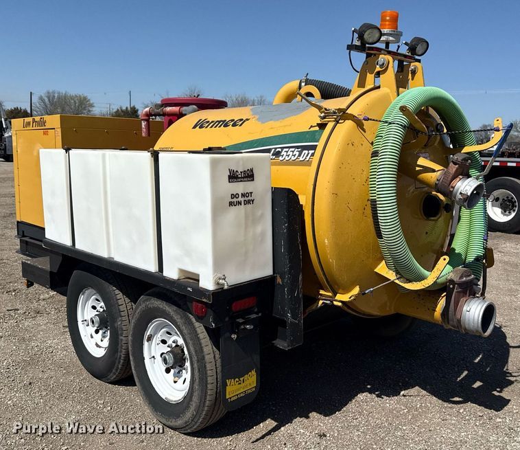 image for item EG2641 2010 Vermeer LP555DT vacuum excavator