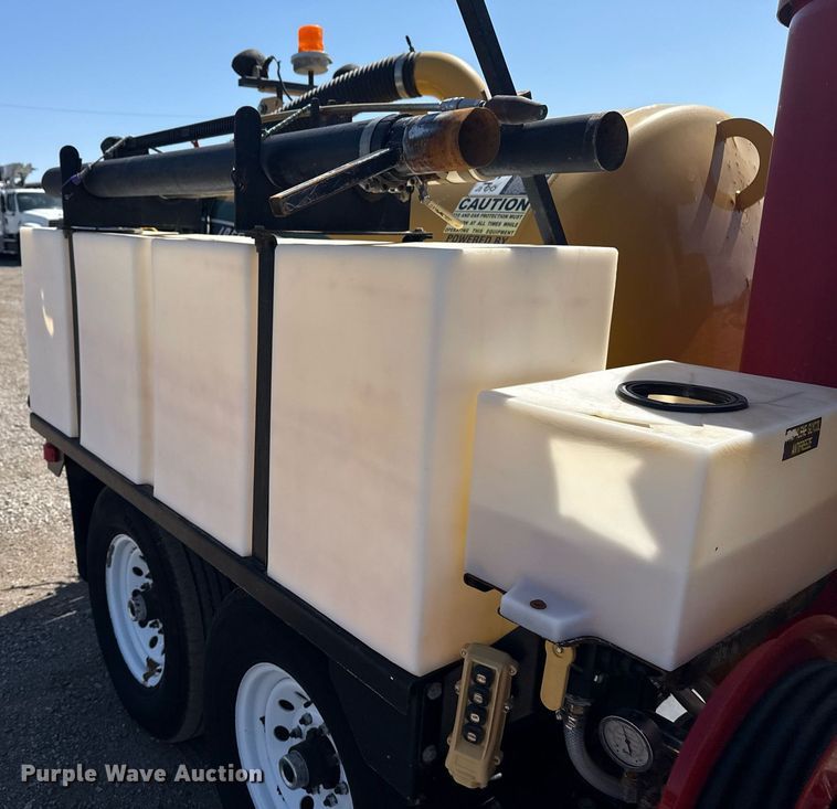 image for item EG2641 2010 Vermeer LP555DT vacuum excavator