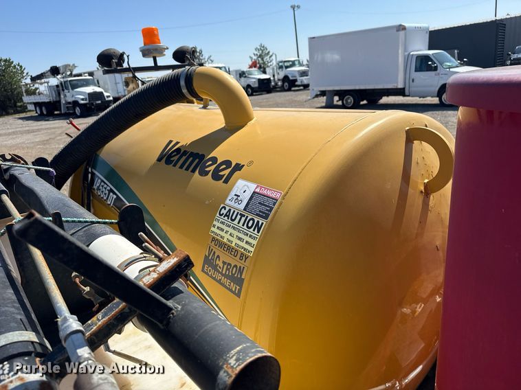 image for item EG2641 2010 Vermeer LP555DT vacuum excavator