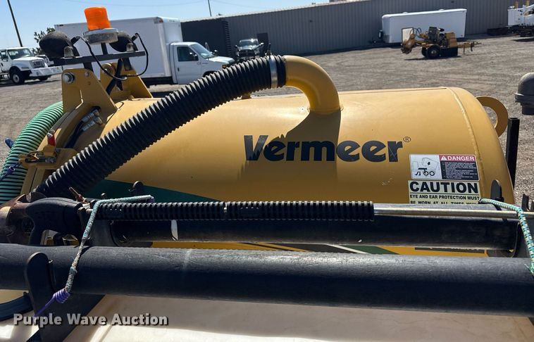 image for item EG2641 2010 Vermeer LP555DT vacuum excavator