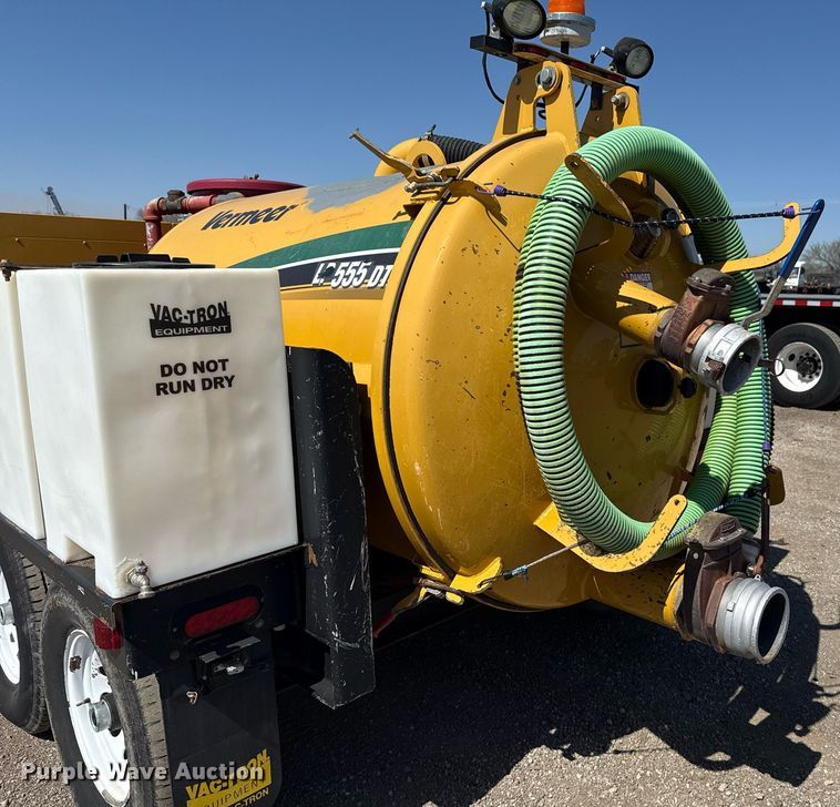 image for item EG2641 2010 Vermeer LP555DT vacuum excavator