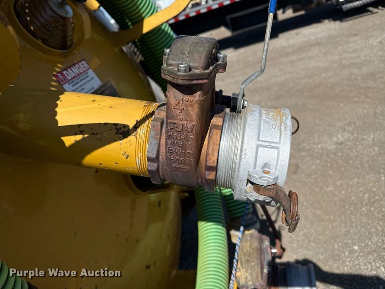 image for item EG2641 2010 Vermeer LP555DT vacuum excavator