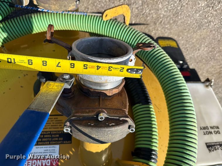 image for item EG2641 2010 Vermeer LP555DT vacuum excavator