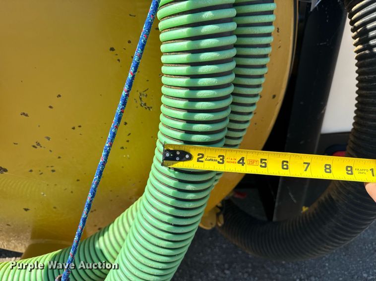 image for item EG2641 2010 Vermeer LP555DT vacuum excavator