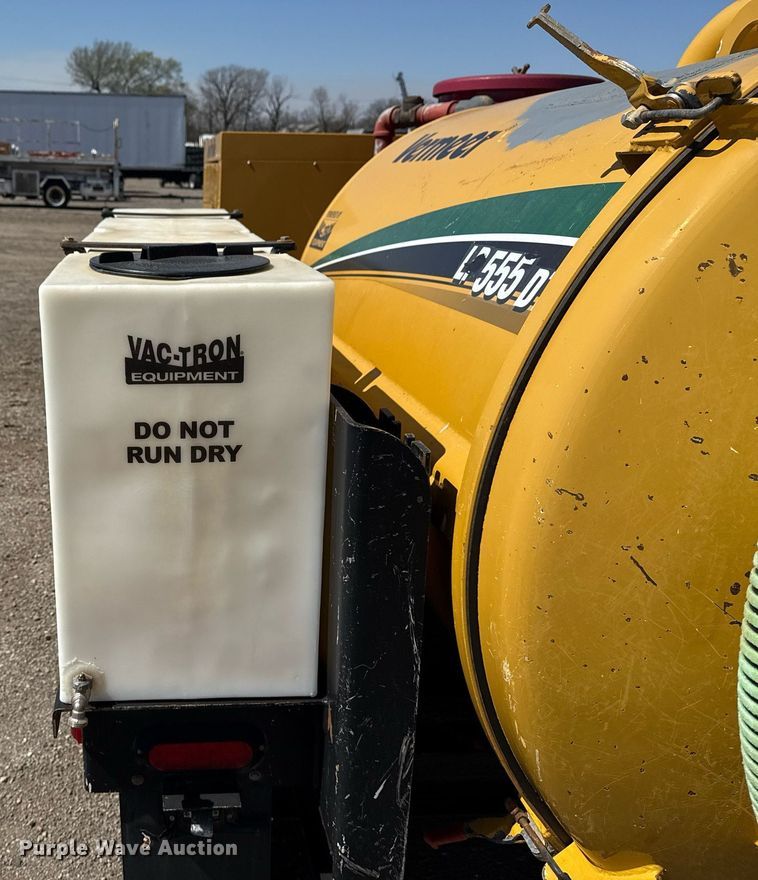 image for item EG2641 2010 Vermeer LP555DT vacuum excavator