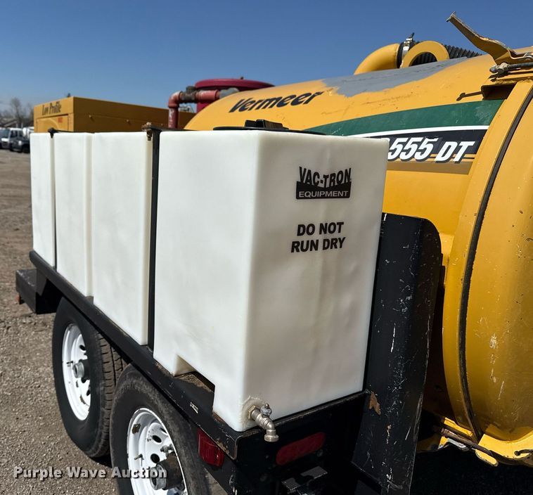 image for item EG2641 2010 Vermeer LP555DT vacuum excavator