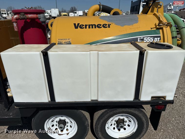 image for item EG2641 2010 Vermeer LP555DT vacuum excavator