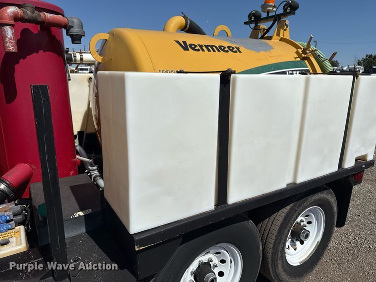 image for item EG2641 2010 Vermeer LP555DT vacuum excavator