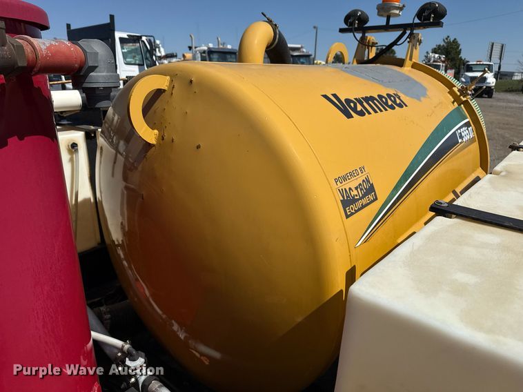 image for item EG2641 2010 Vermeer LP555DT vacuum excavator