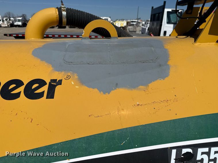 image for item EG2641 2010 Vermeer LP555DT vacuum excavator