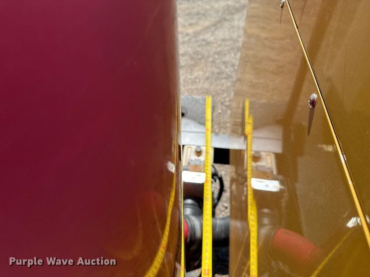 image for item EG2641 2010 Vermeer LP555DT vacuum excavator