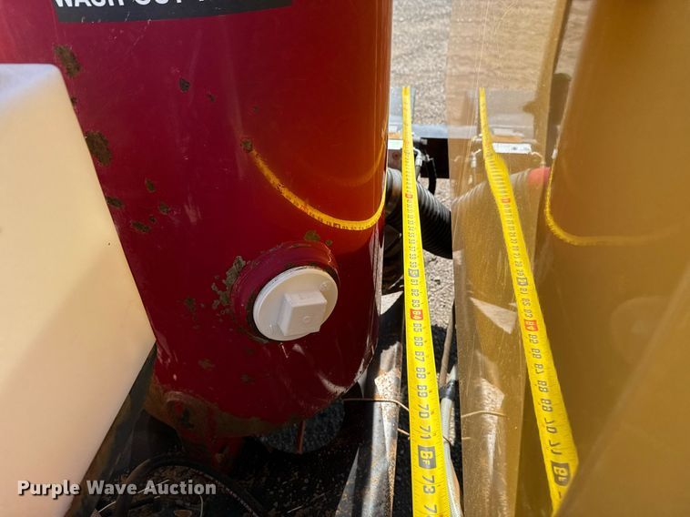 image for item EG2641 2010 Vermeer LP555DT vacuum excavator