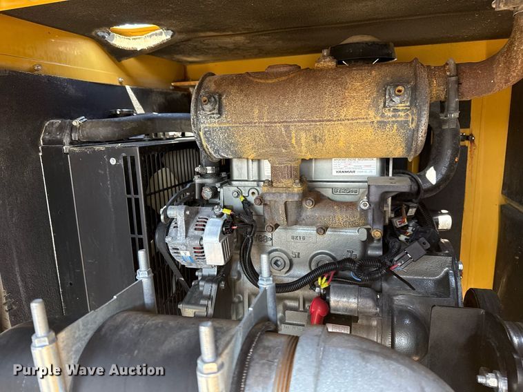 image for item EG2641 2010 Vermeer LP555DT vacuum excavator