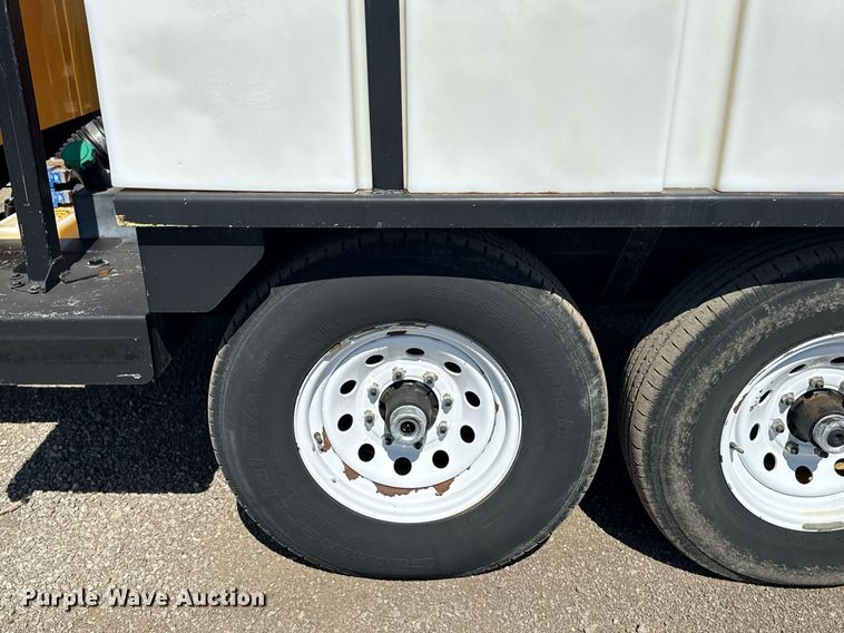 image for item EG2641 2010 Vermeer LP555DT vacuum excavator