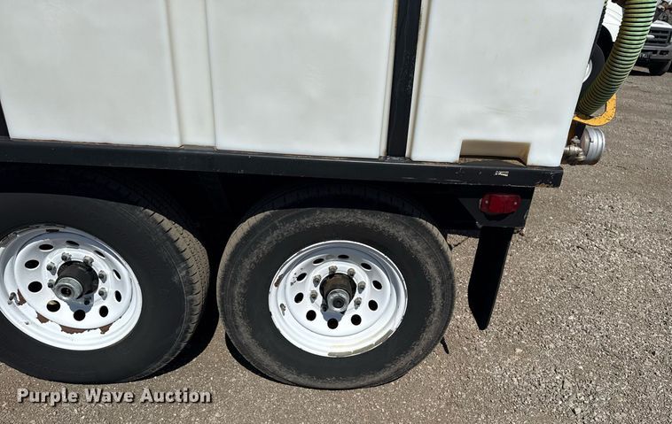 image for item EG2641 2010 Vermeer LP555DT vacuum excavator