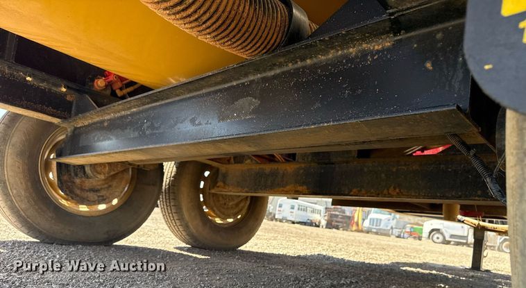 image for item EG2641 2010 Vermeer LP555DT vacuum excavator