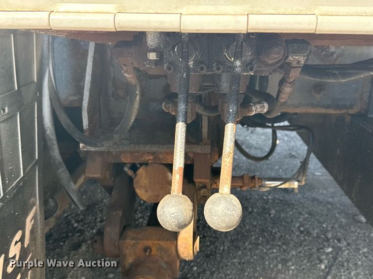 image for item EG2644 2009 International 7500 Crew Cab crane truck