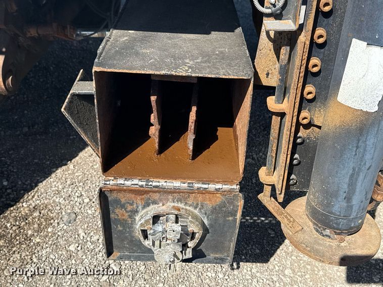 image for item EG2644 2009 International 7500 Crew Cab crane truck