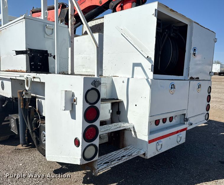 image for item EG2644 2009 International 7500 Crew Cab crane truck