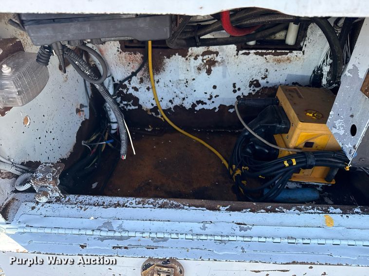 image for item EG2644 2009 International 7500 Crew Cab crane truck