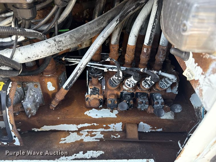 image for item EG2644 2009 International 7500 Crew Cab crane truck