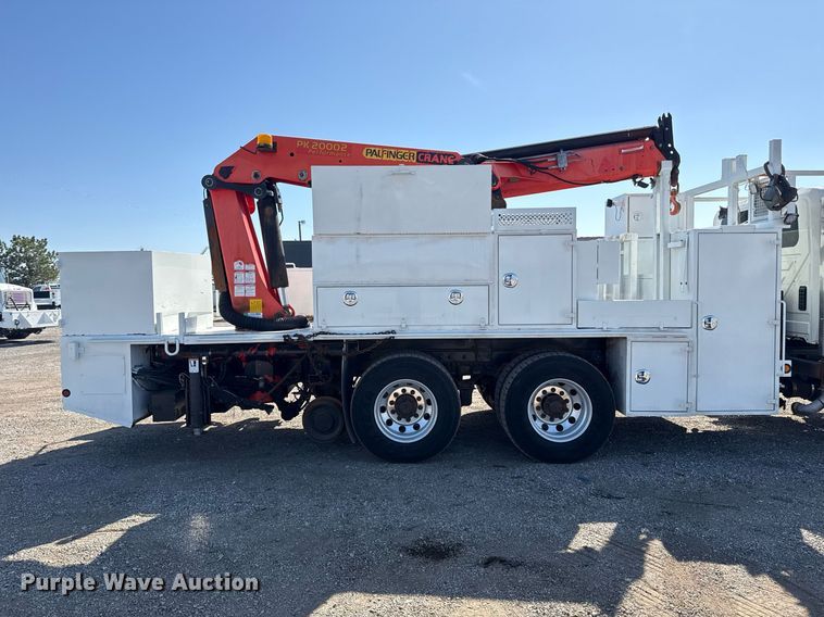 image for item EG2644 2009 International 7500 Crew Cab crane truck