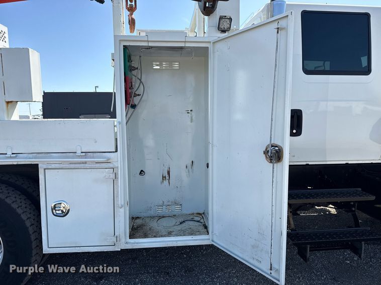 image for item EG2644 2009 International 7500 Crew Cab crane truck