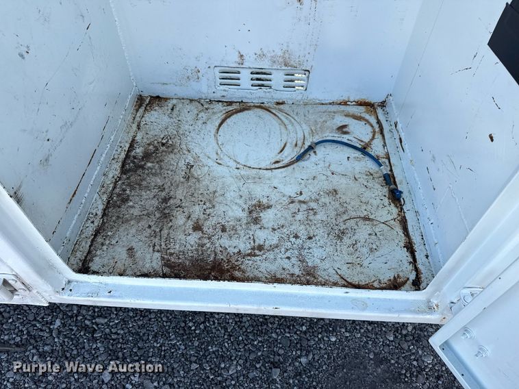 image for item EG2644 2009 International 7500 Crew Cab crane truck