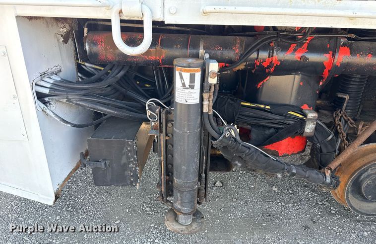 image for item EG2644 2009 International 7500 Crew Cab crane truck