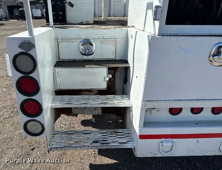 image for item EG2644 2009 International 7500 Crew Cab crane truck