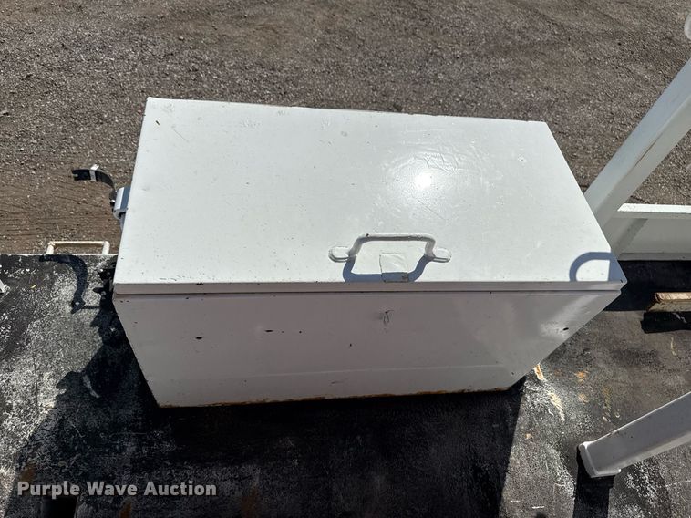 image for item EG2644 2009 International 7500 Crew Cab crane truck