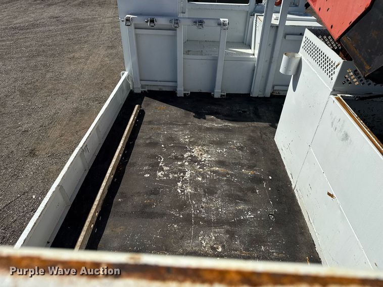 image for item EG2644 2009 International 7500 Crew Cab crane truck